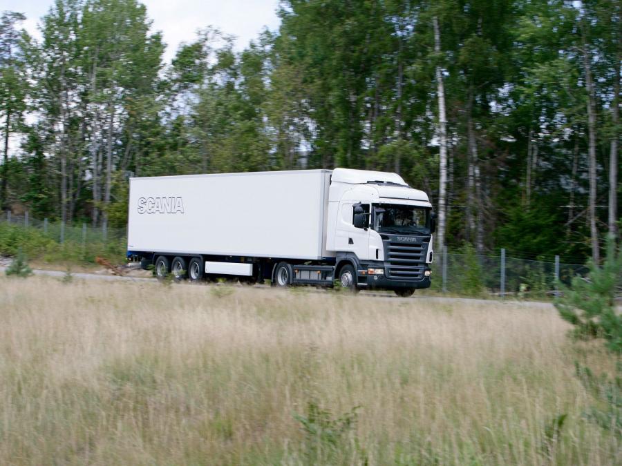 Scania R440 4x2 Highline 2004 года  (фото 3 из 7)